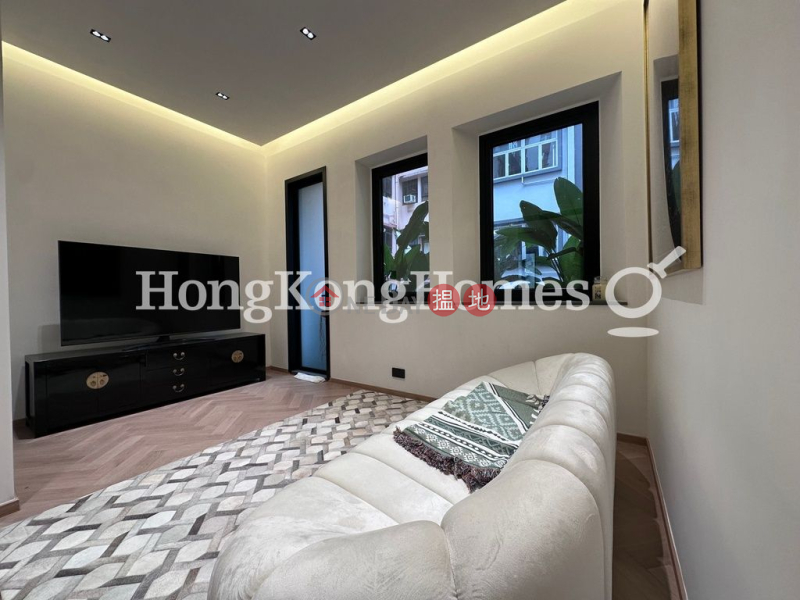 3 Bedroom Family Unit at 9 Kat On Street | For Sale | 9 Kat On Street 吉安街9號 Sales Listings