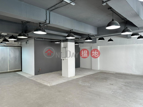 [LANDLORD] Unit with Water Supply, Ready to Move In Revitalized Commerical Building, Suitable For Various Industries, With Attached Parking Lot | Sing Shun Centre 誠信中心 _0