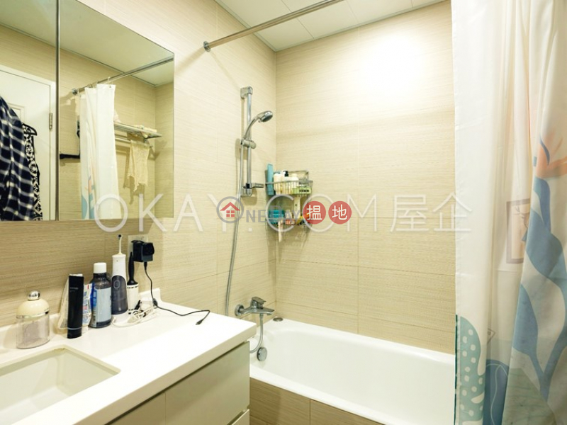 Charming 3 bedroom with balcony & parking | For Sale | Mayflower Mansion 梅苑 Sales Listings