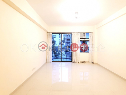Nicely kept 3 bedroom with balcony & parking | Rental | 89 Blue Pool Road 藍塘道89 號 _0