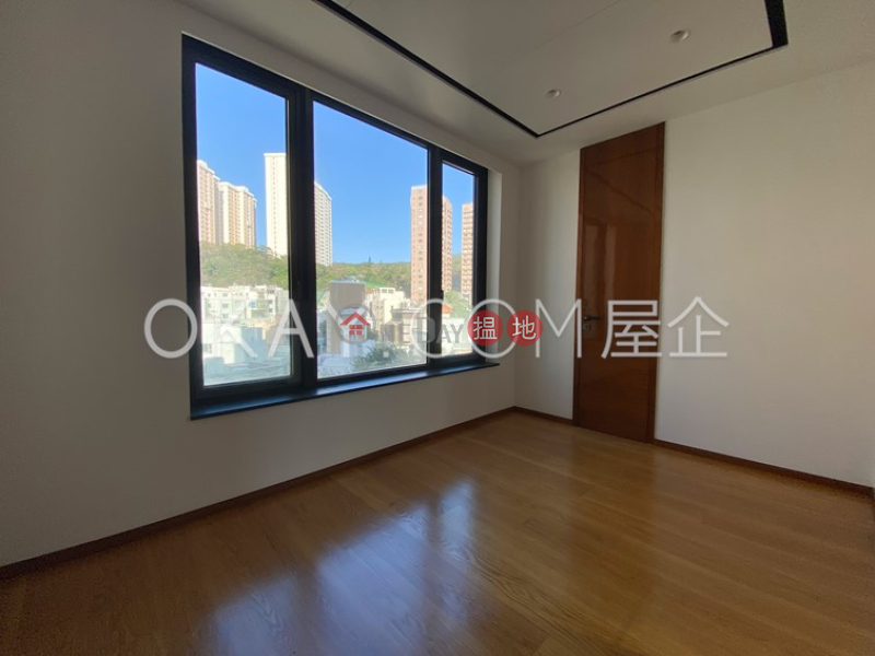 HK$ 129M, Dukes Place (or Duke\'s Place) | Wan Chai District | Luxurious 3 bedroom with balcony & parking | For Sale