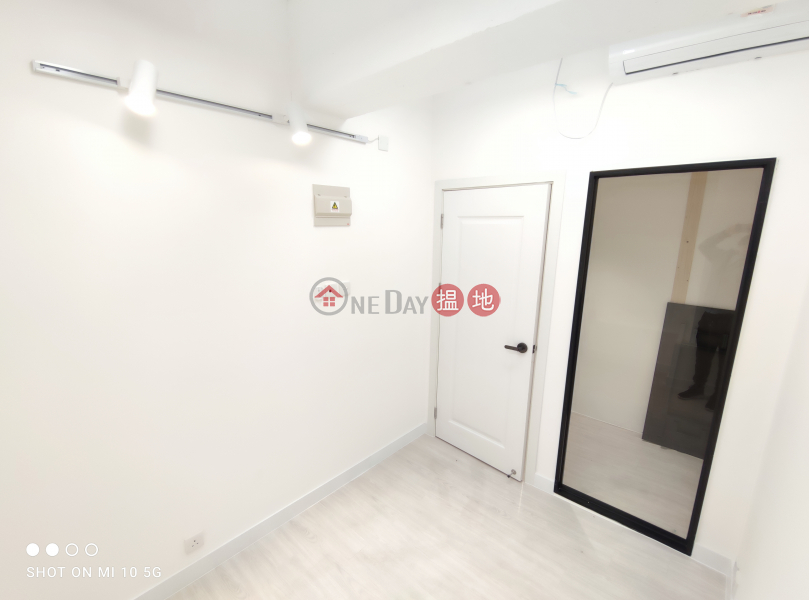 {Kwun Tong}Multi-purpose studio Newly decorated Upstairs shop Retail shop Office | Manning Industrial Building 萬年工業大廈 Rental Listings