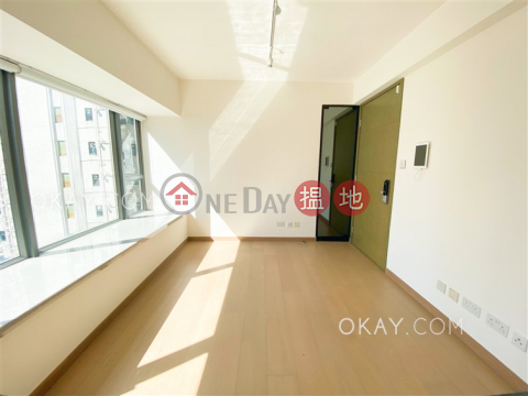 Rare 2 bedroom on high floor with balcony | For Sale | Centre Point 尚賢居 _0