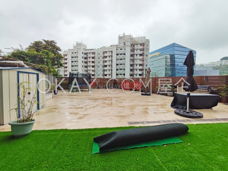 Unique 3 bedroom with terrace & parking | Rental | Block 45-48 Baguio Villa 碧瑤灣45-48座 Rental Listings