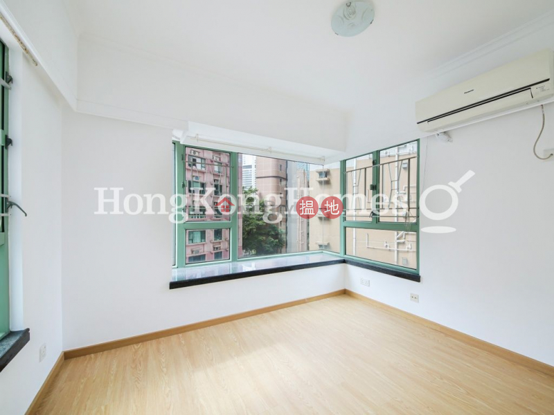 HK$ 31,000/ month | Royal Court Wan Chai District | 3 Bedroom Family Unit for Rent at Royal Court