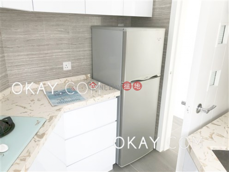 HK$ 36,000/ month | Reading Place | Western District | Nicely kept 2 bedroom on high floor with balcony | Rental