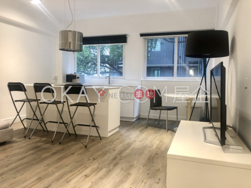 Unique 2 bedroom in Mid-levels West | For Sale | Sun Fat Building 新發樓 Sales Listings