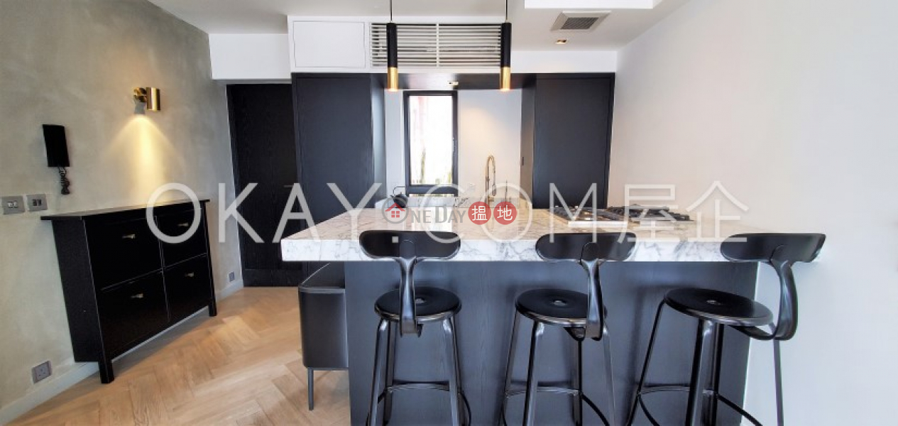 Stylish 2 bedroom on high floor with sea views | For Sale | Wah Fai Court 華輝閣 Sales Listings