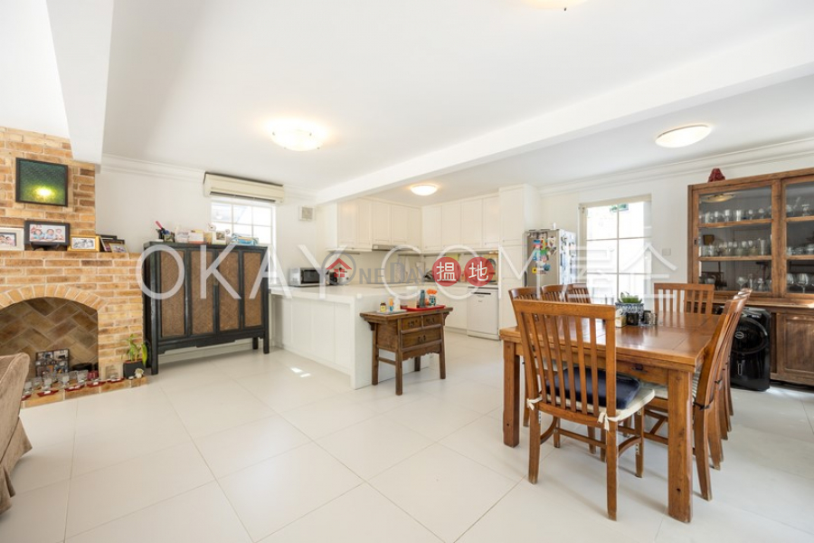 Exquisite house with balcony & parking | For Sale | Sha Kok Mei 沙角尾村1巷 Sales Listings