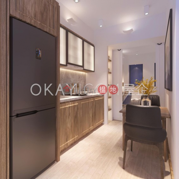 Luxurious 1 bedroom on high floor with rooftop | For Sale | 45 Seymour Road 西摩道45號 Sales Listings