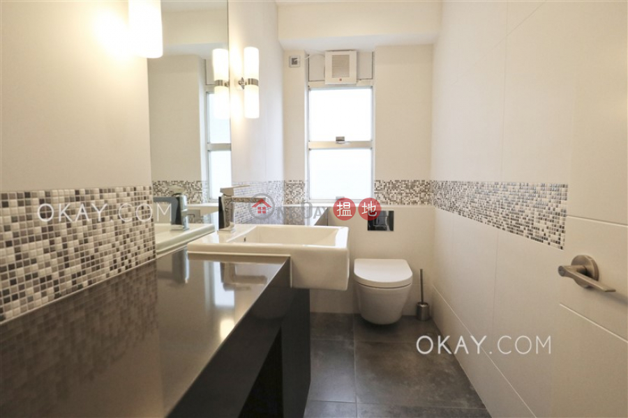 HK$ 92,000/ month, Hollywood Heights | Central District | Efficient 4 bedroom with balcony & parking | Rental