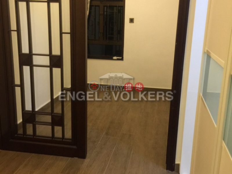 HK$ 23,000/ month, Maxluck Court Western District 1 Bed Flat for Rent in Mid Levels West