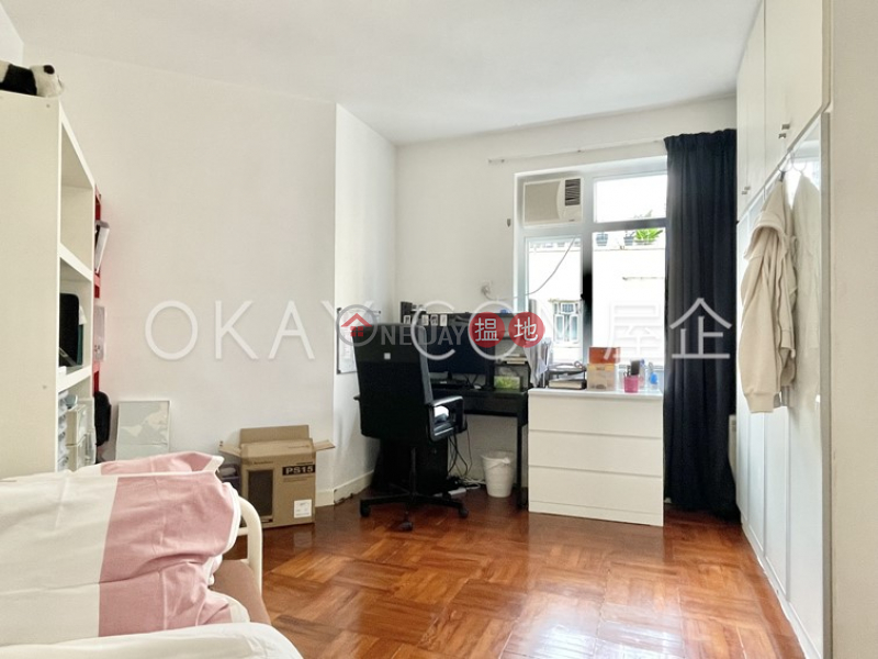 Nicely kept 3 bedroom on high floor with balcony | For Sale | Hoover Mansion 豪華大廈 Sales Listings