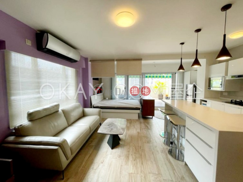 Stylish high floor with terrace | For Sale | Lascar Court 麗雅苑 Sales Listings