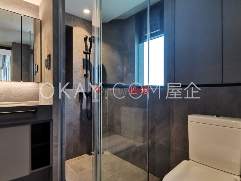 Unique 1 bedroom on high floor | Rental, 108-110 Wellington Street 威靈頓街108-110號 Rental Listings | Central District (OKAY-R64419)