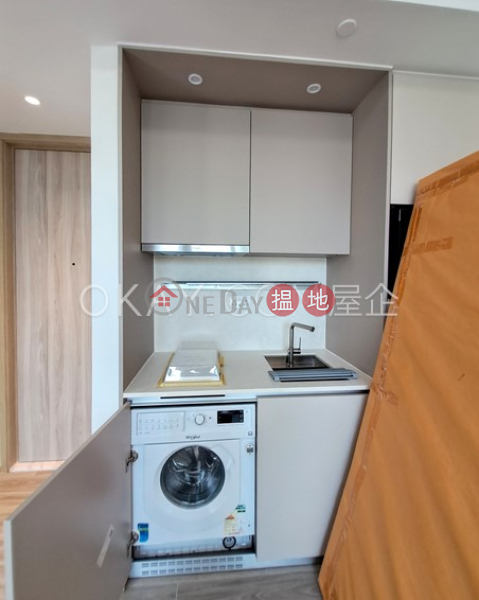 Nicely kept 2 bedroom on high floor with balcony | Rental | The Unit Soho 奧卑利街28號 Rental Listings