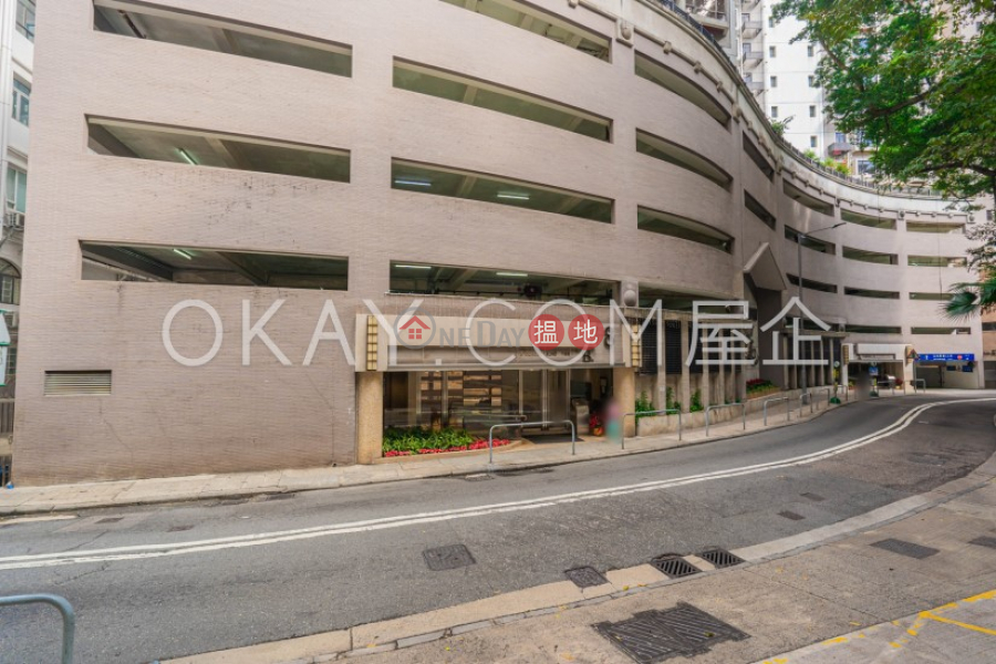 HK$ 28,500/ month Tycoon Court | Western District Lovely penthouse with harbour views & rooftop | Rental