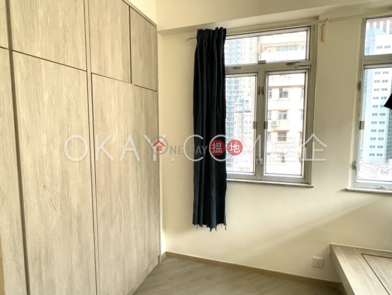 HK$ 8.5M Gold Harbour Mansion | Wan Chai District | Practical 2 bedroom on high floor | For Sale