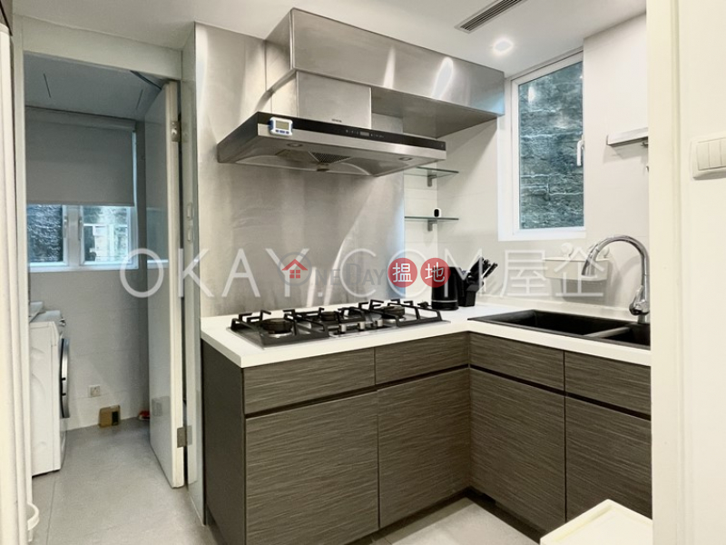 Popular 3 bedroom in Mid-levels West | Rental 71-77 Lyttelton Road | Western District, Hong Kong | Rental, HK$ 35,900/ month