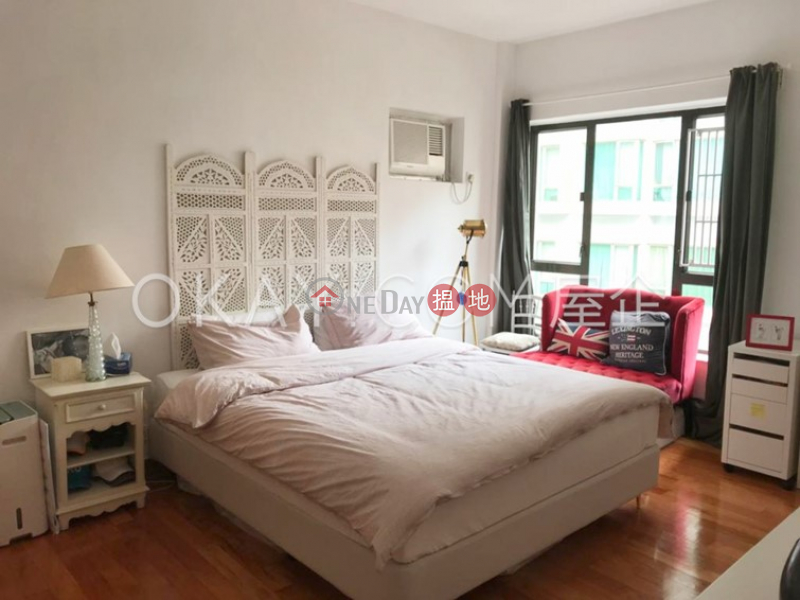 HK$ 69,000/ month, Emerald Court Western District Rare 3 bedroom on high floor with rooftop & balcony | Rental