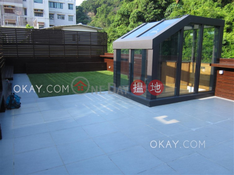 Stylish penthouse with rooftop & parking | Rental | Evergreen Court 翠苑 _0