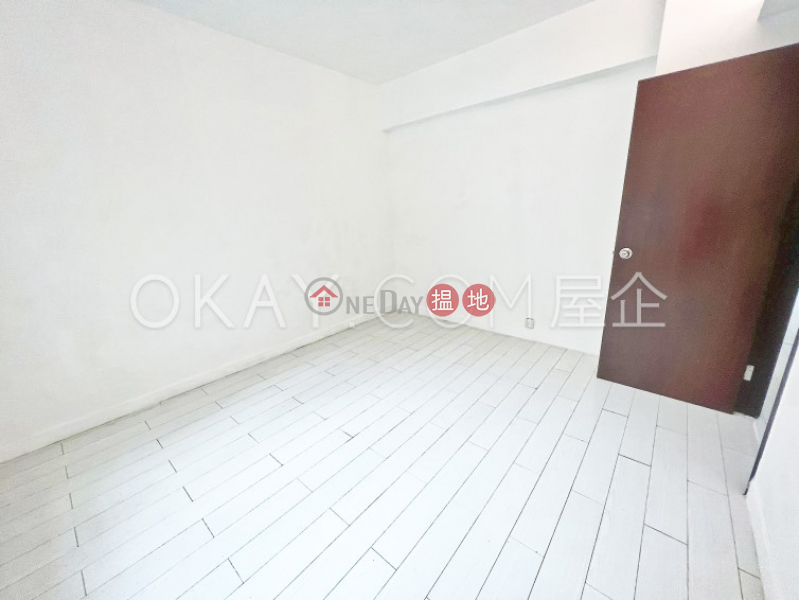 HK$ 38,000/ month | Merry Court, Western District Gorgeous 3 bedroom with parking | Rental