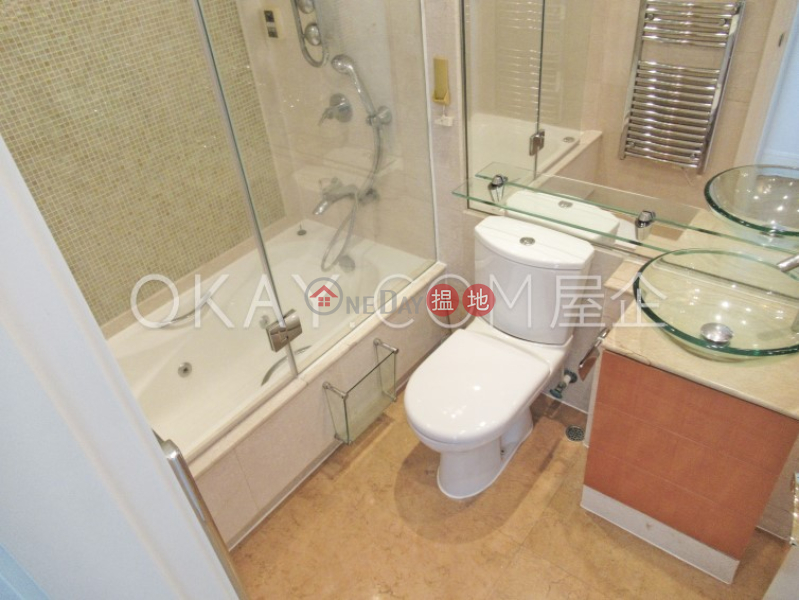 HK$ 37,000/ month Phase 4 Bel-Air On The Peak Residence Bel-Air | Southern District | Charming 2 bed on high floor with sea views & balcony | Rental