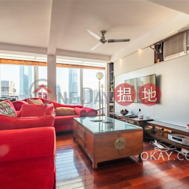 Charming penthouse with rooftop & parking | Rental | Caine Mansion 堅都大廈 _0