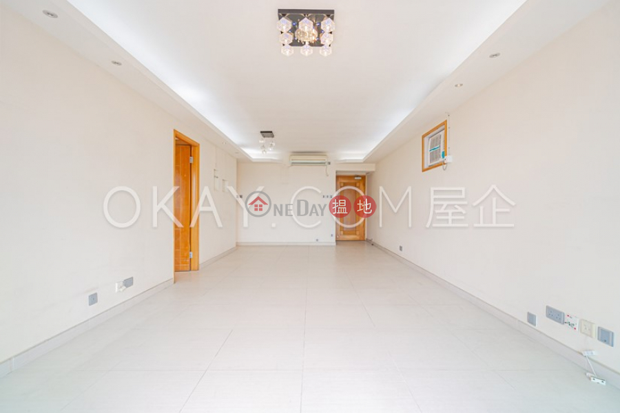HK$ 13.8M, Block 45-48 Baguio Villa | Western District Efficient 2 bedroom with balcony & parking | For Sale
