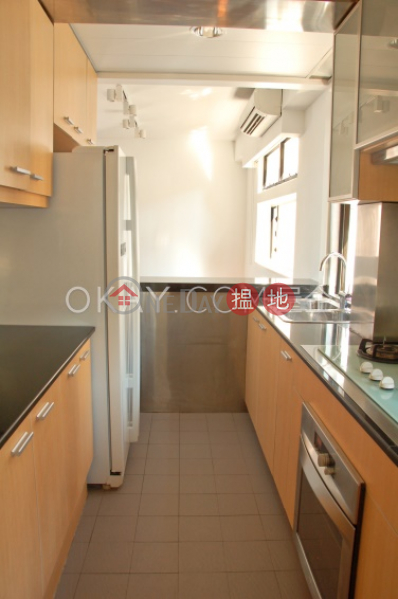 HK$ 45,000/ month, King\'s Court, Western District | Tasteful 3 bed on high floor with sea views & balcony | Rental