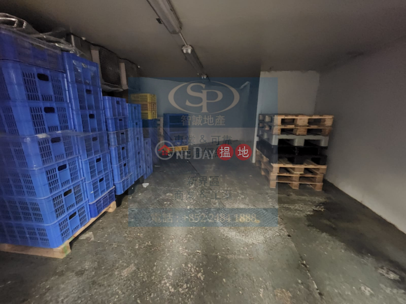 HK$ 28,452/ month Hing Yip Centre, Tsuen Wan, Tsuen Wan Hing Yip: Walk-in Freezers inside, suitable for frozen meat industry