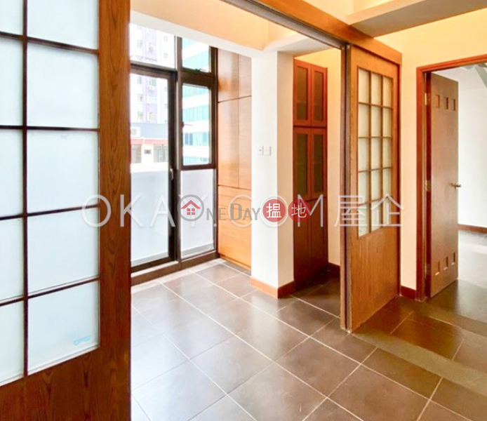 Unique 2 bedroom on high floor with rooftop | For Sale | Tak Yan Building 德仁大廈 Sales Listings