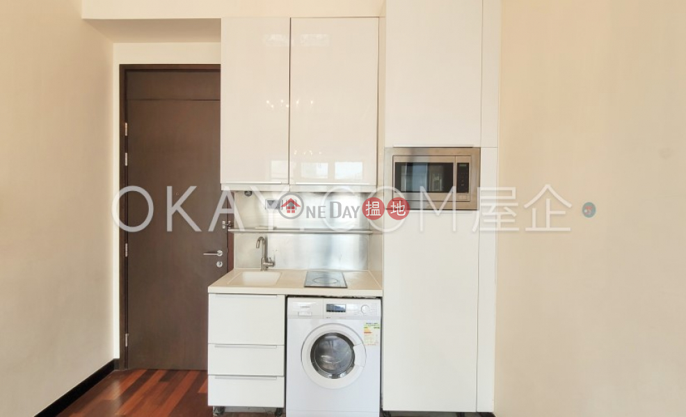 HK$ 25,000/ month | J Residence | Wan Chai District Charming 1 bedroom on high floor with balcony | Rental