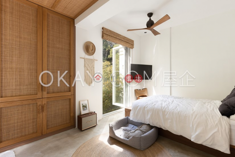 HK$ 19.9M | 31-33 Village Terrace Wan Chai District | Elegant 2 bedroom with balcony & parking | For Sale