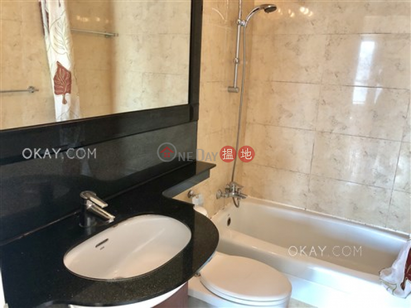 HK$ 32,000/ month | Discovery Bay, Phase 13 Chianti, The Barion (Block2) Lantau Island, Tasteful 3 bedroom with sea views & balcony | Rental