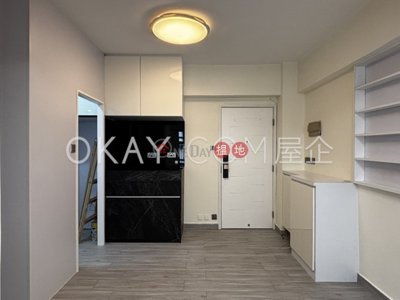 Generous 2 bedroom in Sheung Wan | For Sale | Central Mansion 中央大廈 Sales Listings