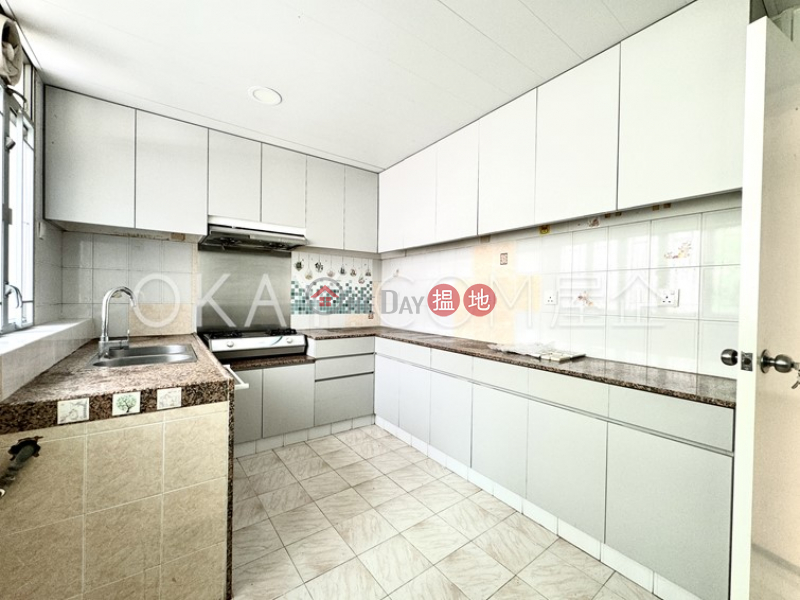 HK$ 13.5M | Hoover Court, Kowloon City | Nicely kept 4 bedroom with balcony & parking | For Sale