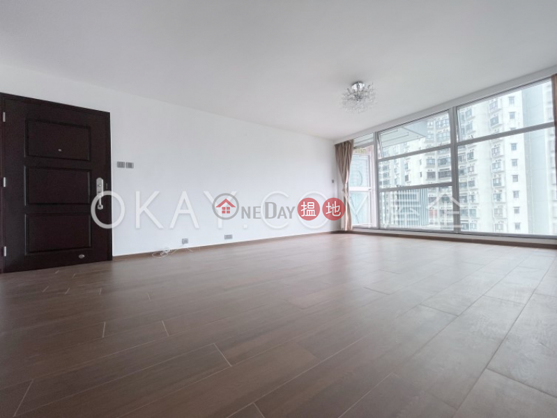 Charming 3 bedroom with parking | Rental, Grand Deco Tower 帝后臺 Rental Listings | Wan Chai District (OKAY-R56002)