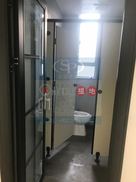 HK$ 19,500/ month Wah Lik Industrial Centre, Tsuen Wan | Tsuen Wan Wah Lik: suitable for both office and studio, clean and fitted