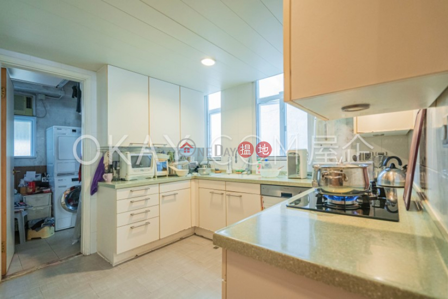 HK$ 33M Mirror Marina, Western District | Lovely 4 bedroom with balcony & parking | For Sale