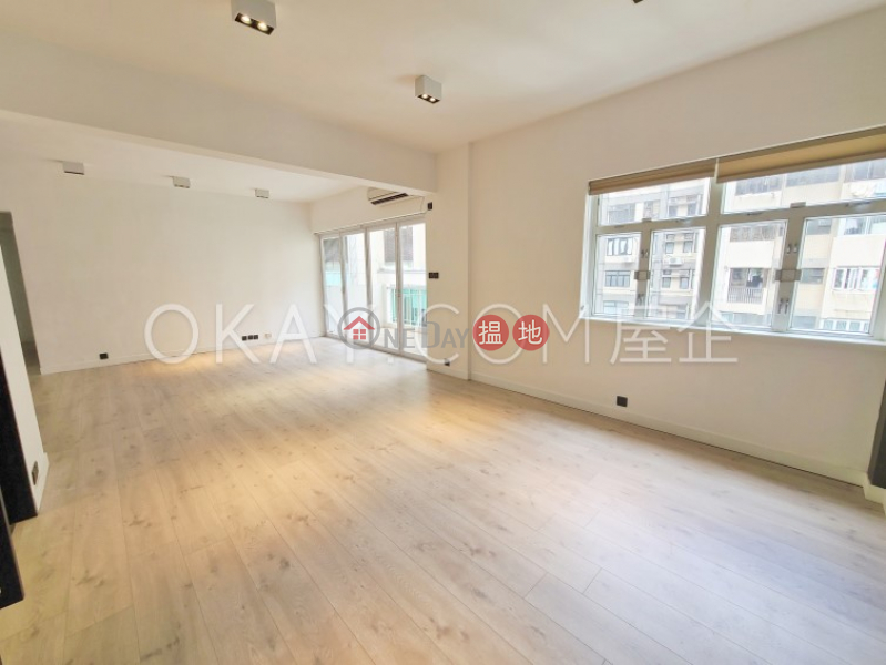 Efficient 3 bed on high floor with balcony & parking | For Sale | Emerald Court 翡翠樓 Sales Listings