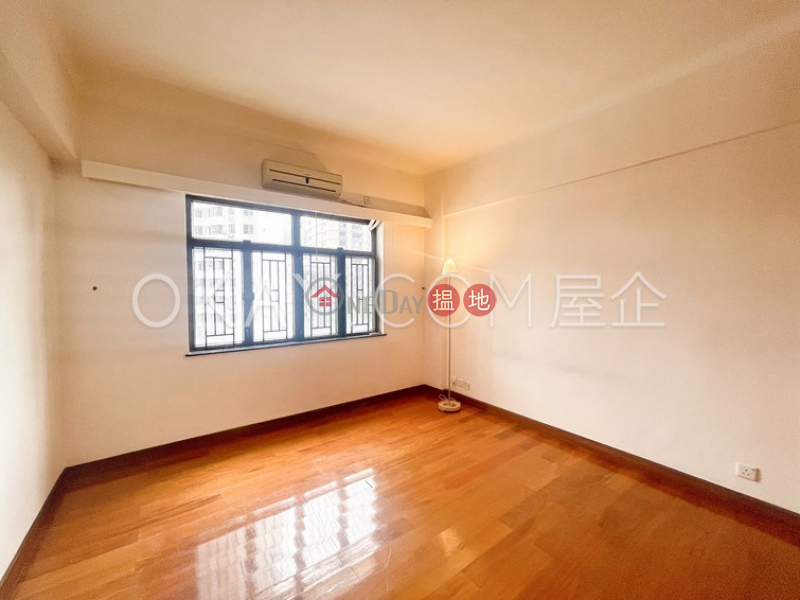 HK$ 39.8M, View Mansion | Central District, Stylish 3 bedroom with balcony & parking | For Sale
