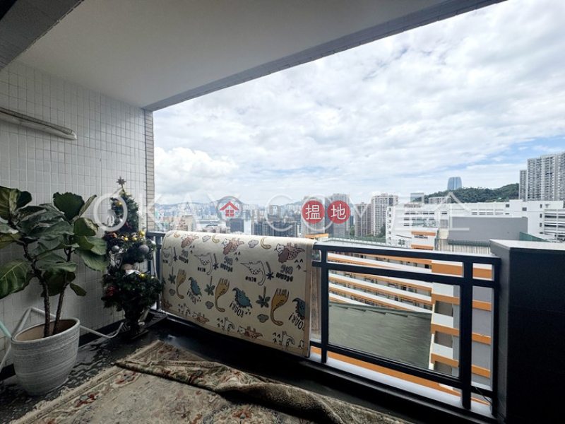 3房2廁,實用率高,極高層,連車位雲峰大廈出租單位|雲峰大廈(Summit Court)出租樓盤 (OKAY-R175803)