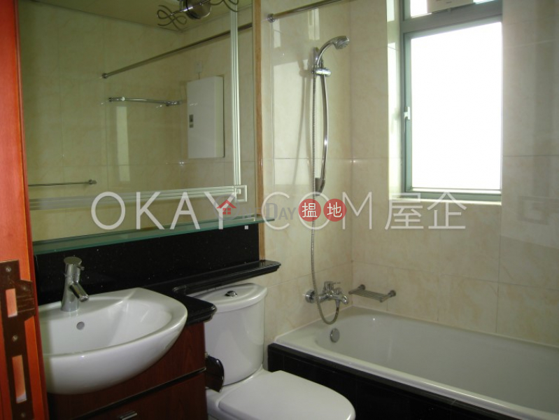 HK$ 35,000/ month, 2 Park Road Western District, Luxurious 2 bedroom on high floor with balcony | Rental