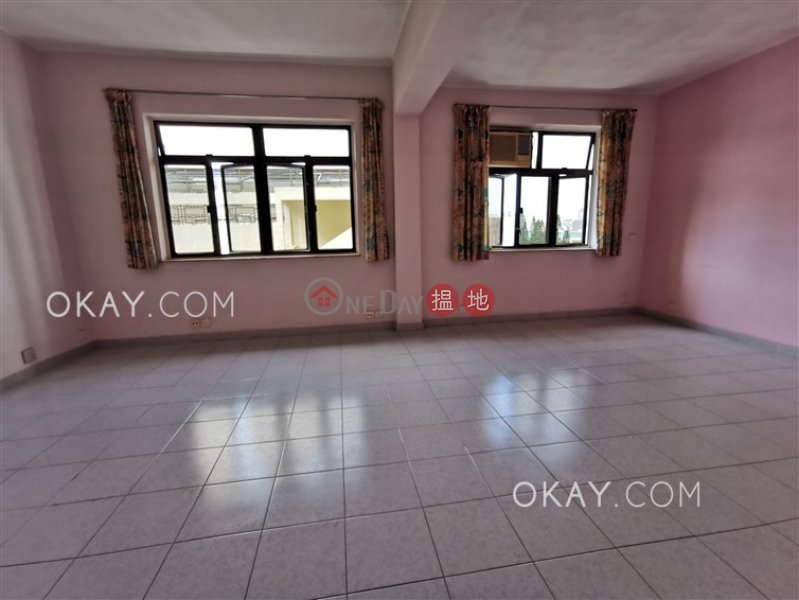 Stylish 2 bedroom with terrace | For Sale | Block A Triumph Court 凱旋大廈 A座 Sales Listings