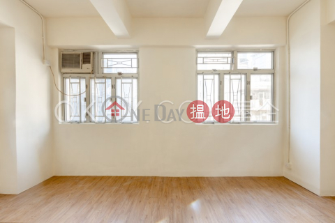 Intimate high floor with rooftop | For Sale | Winner Building Block A 榮華大廈 A座 _0
