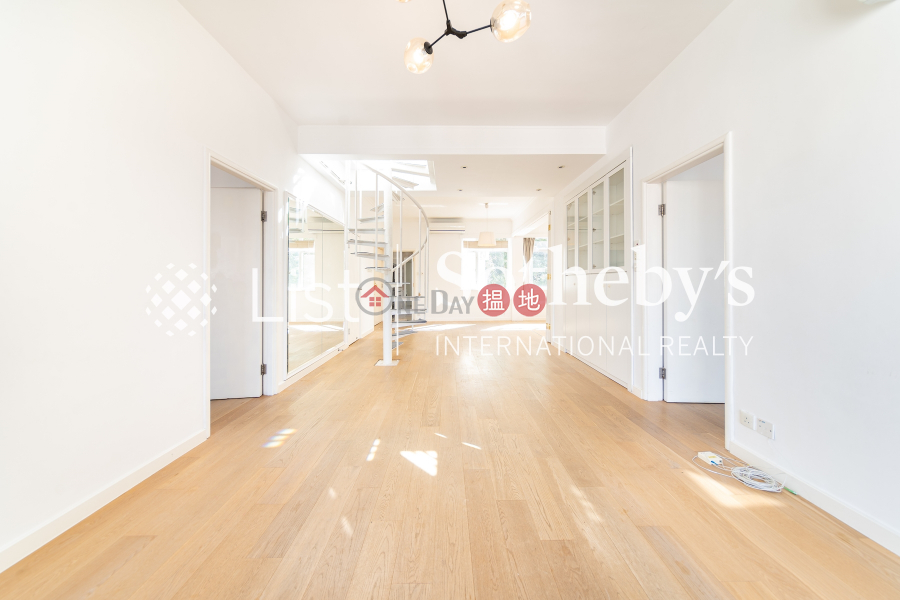 Property for Rent at 35-41 Village Terrace with 3 Bedrooms | 35-41 Village Terrace 山村臺35-41號 Rental Listings