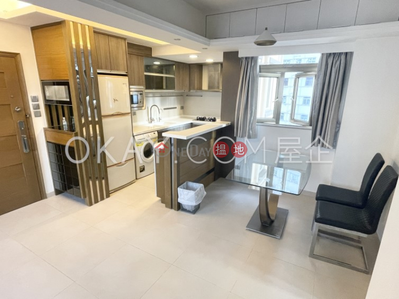HK$ 26,800/ month Caravan Court, Central District, Charming 2 bedroom in Mid-levels West | Rental