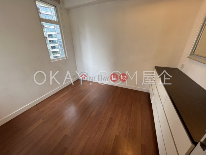 HK$ 30,500/ month, On Fung Building Western District | Charming 1 bedroom on high floor with rooftop & terrace | Rental