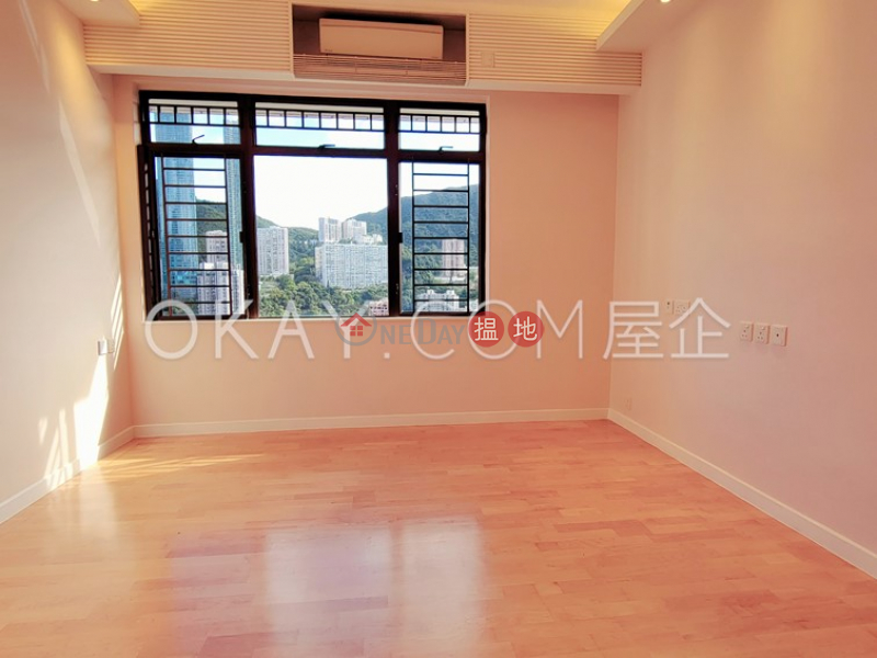 Efficient 3 bedroom on high floor with parking | For Sale | Villa Lotto 樂陶苑 Sales Listings